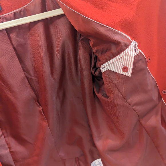 Red double-breasted lands in size 4 wool pea coat. - Picture 4 of 5